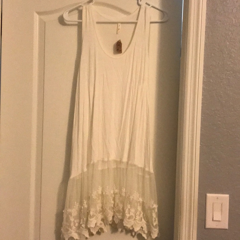 Fashion top - so chic! Never worn Rachel Kate top